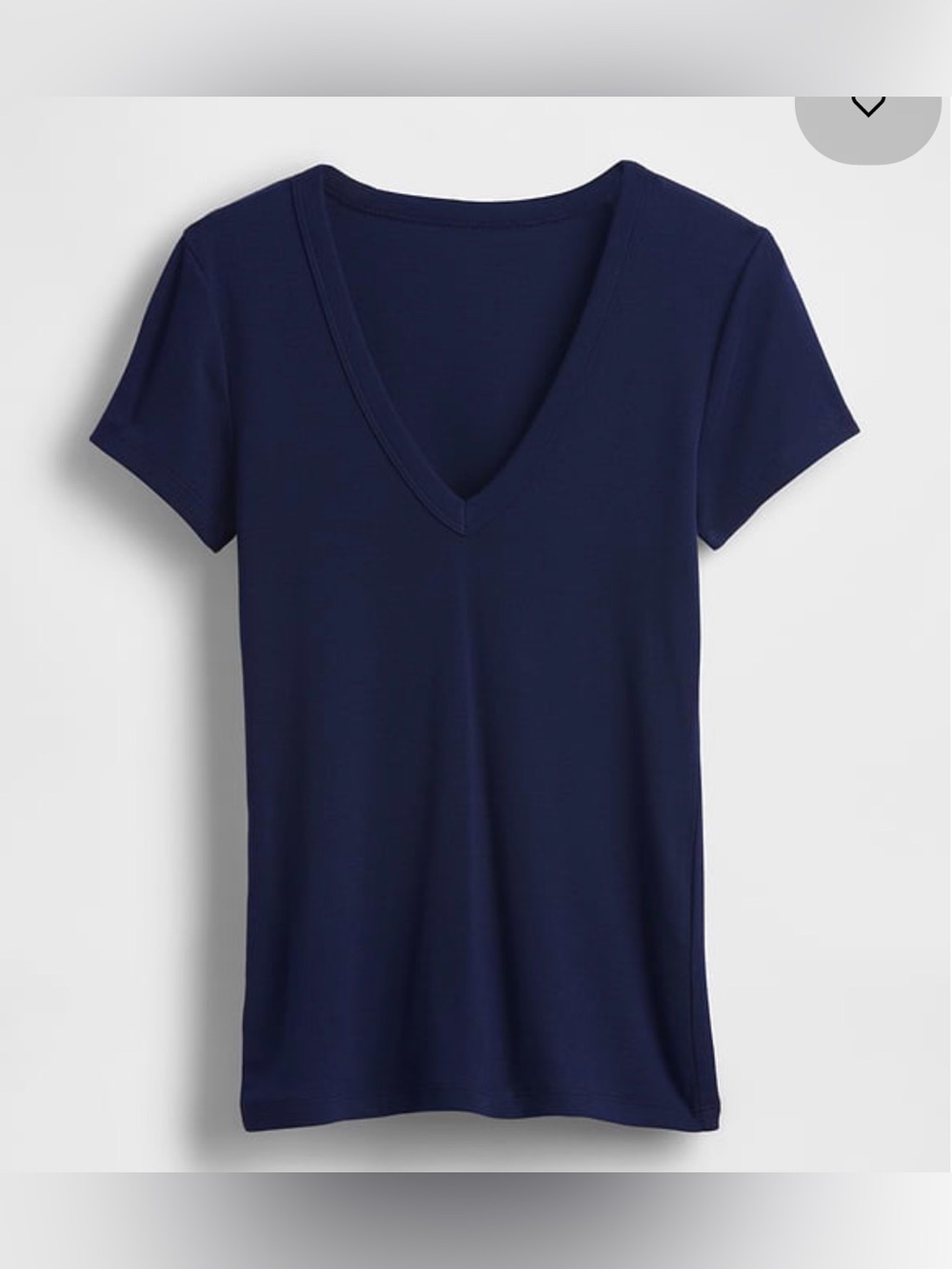 NWT Gap modern v neck tee shirt. Size medium.